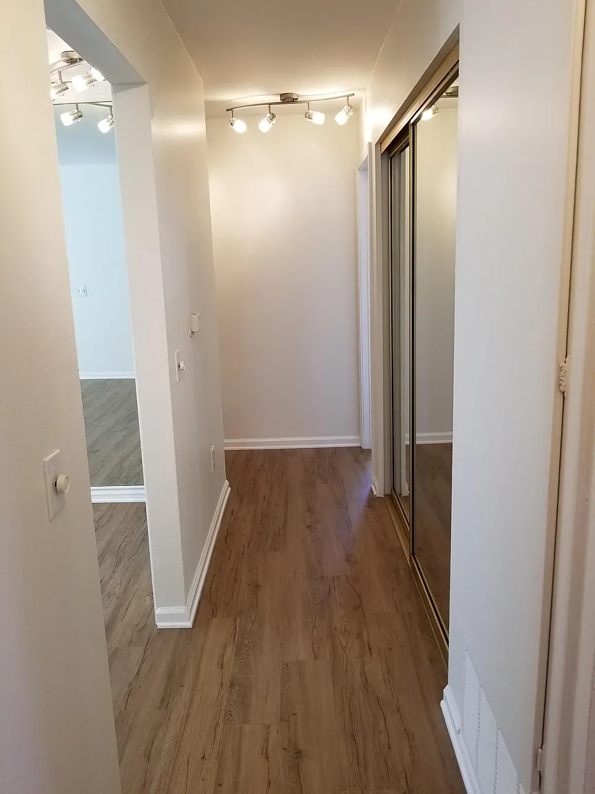 645 Parker St - Photo 3