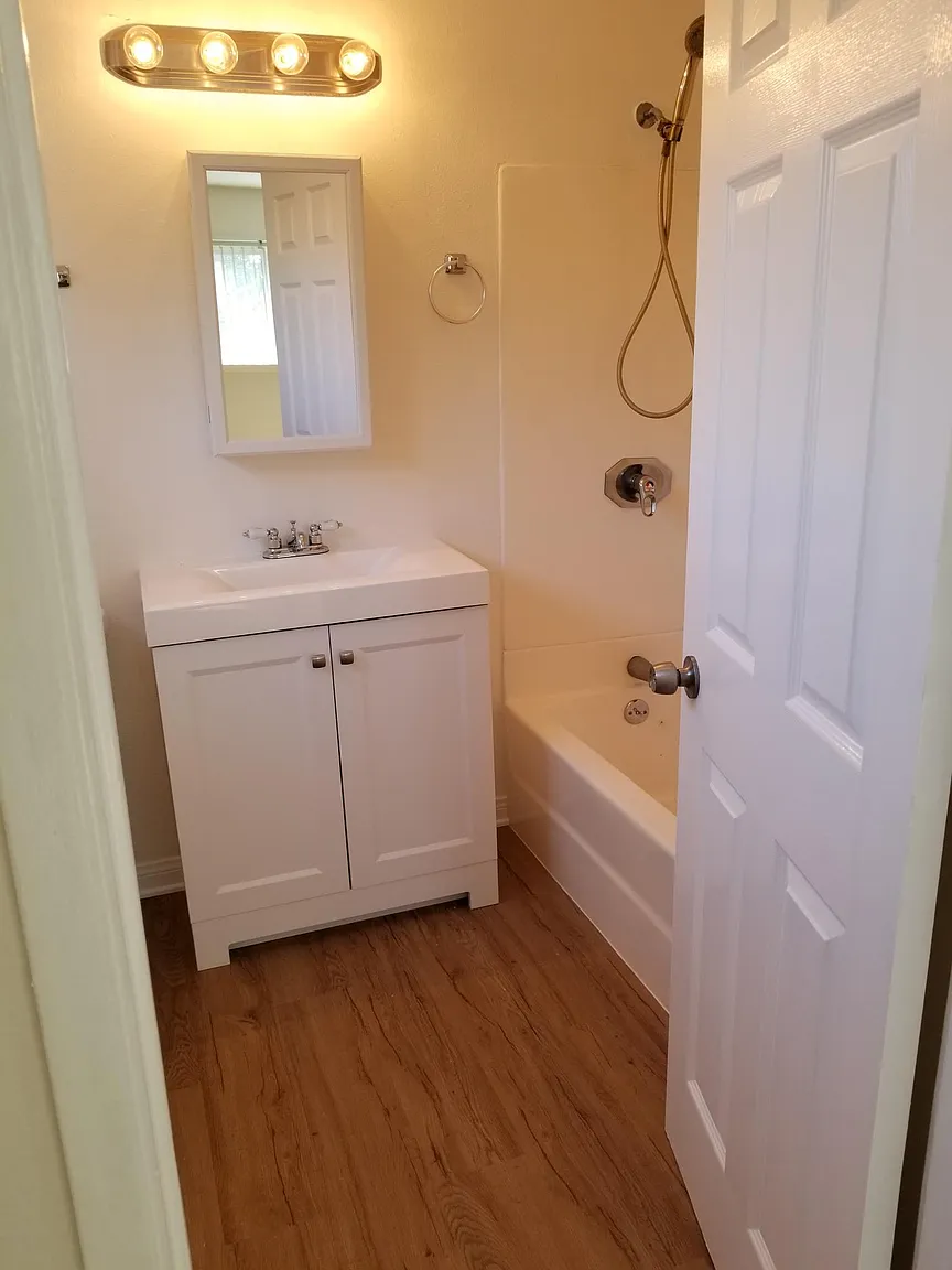 645 Parker St - Photo 4