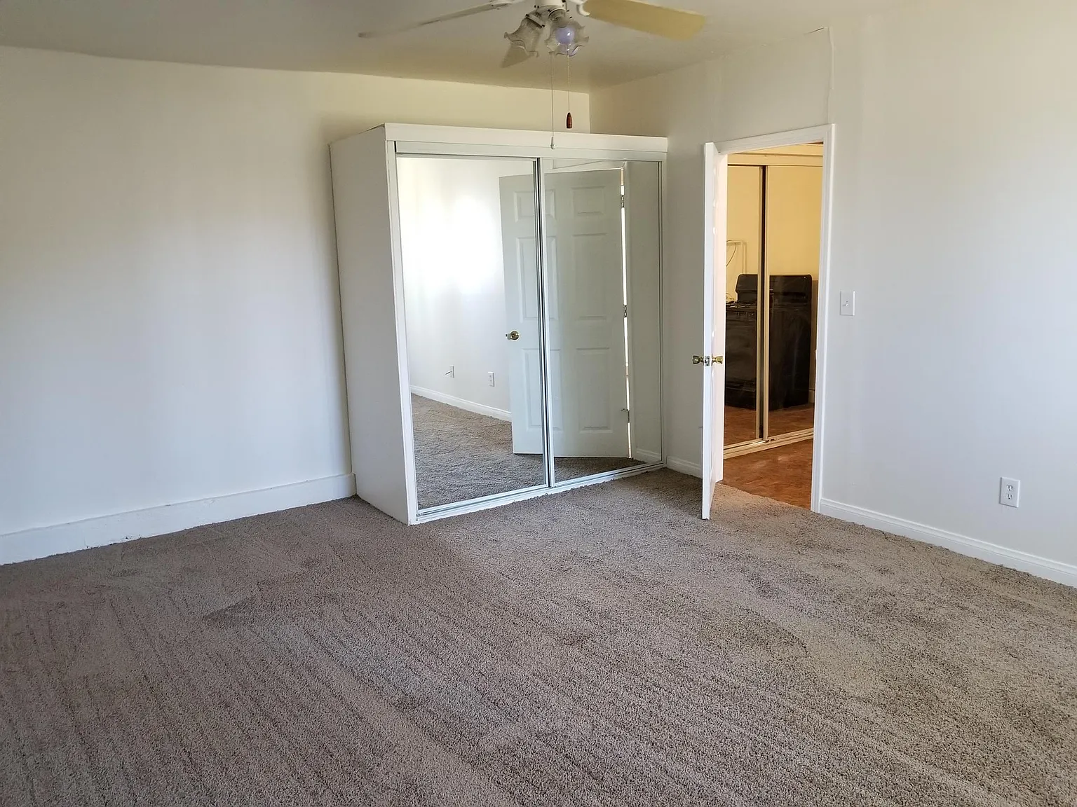 645 Parker St - Photo 7