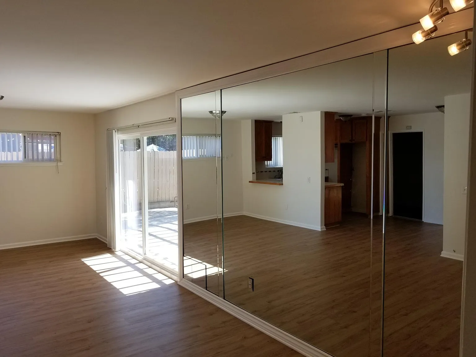 645 Parker St - Photo 14
